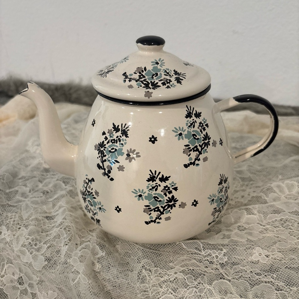 Vintage & Retro Lisa Stickley Teapot!